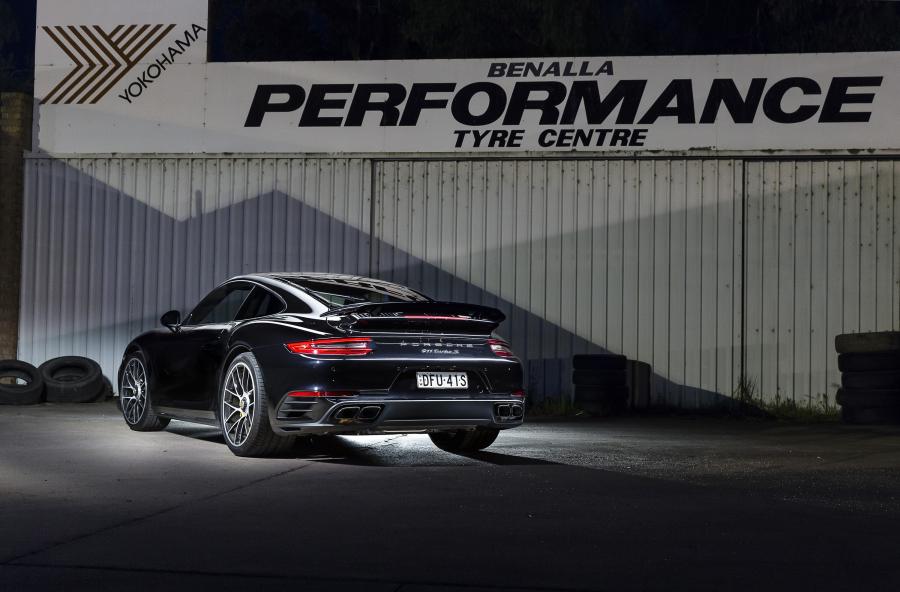  Porsche 911 Turbo S Coupe 2016 года  (AU) (фото 2 из 2)